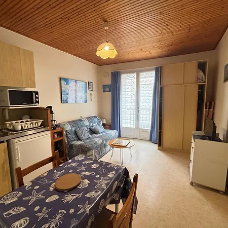 Simple A 2 Pas De La Plage, Balcon, Kitchenette - Fr-1-197-248
