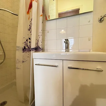 Simple A 2 Pas De La Plage, Balcon, Kitchenette - Fr-1-197-248 *