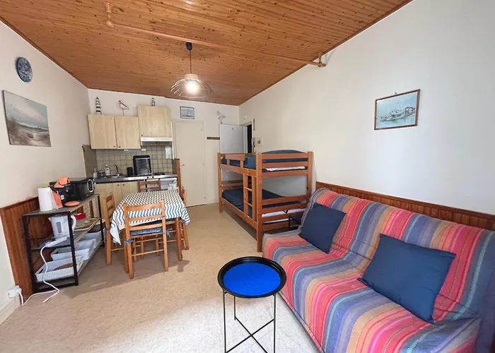 Апартаменты Simple A Deux Pas De La Avec Balcon - Fr-1-197-248 *