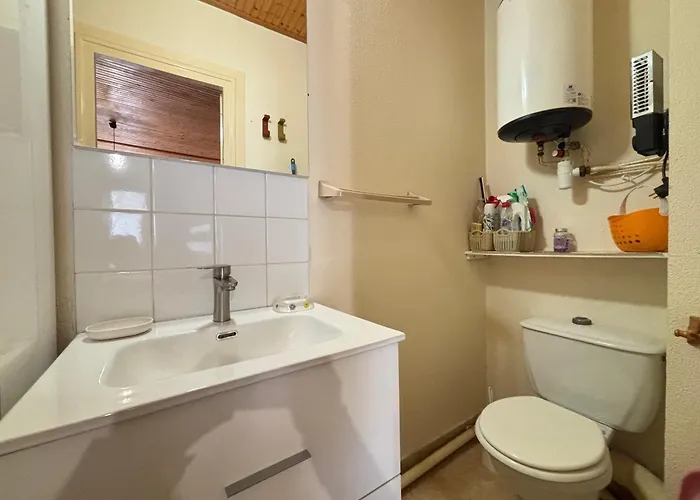 公寓 Simple A Deux Pas De La Avec Balcon - Fr-1-197-248 *